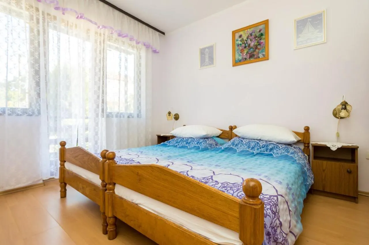 Apartments Filosevic By El-Pi Tours Njivice Croatia