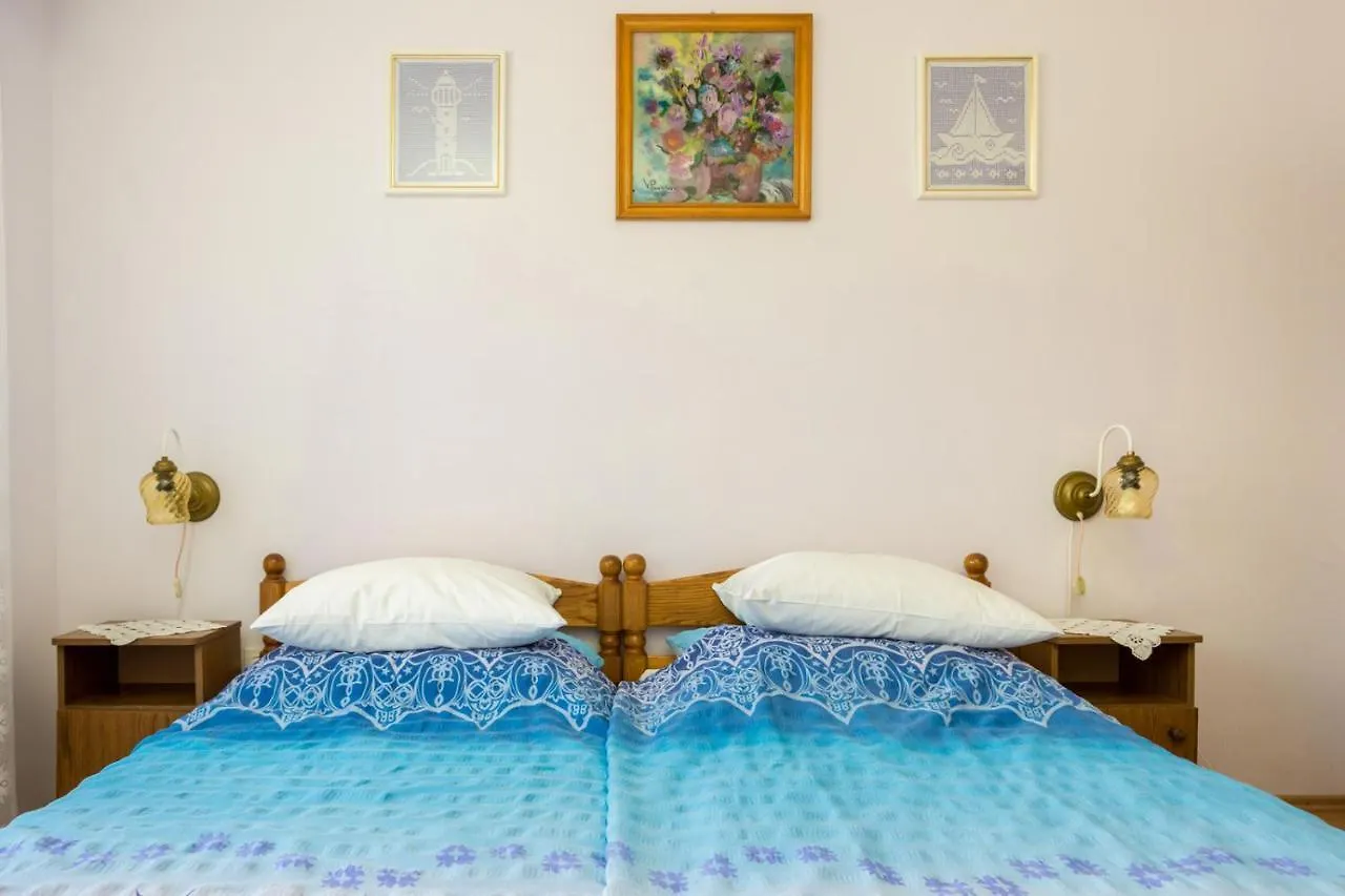 Apartments Filosevic By El-Pi Tours Njivice Croatia