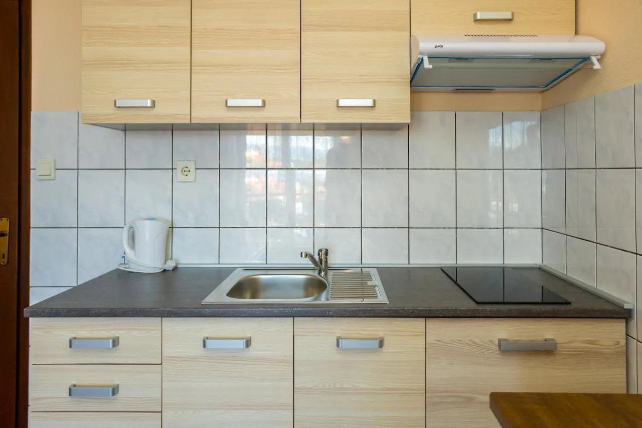 Apartments Filosevic By El-Pi Tours Njivice Croatia