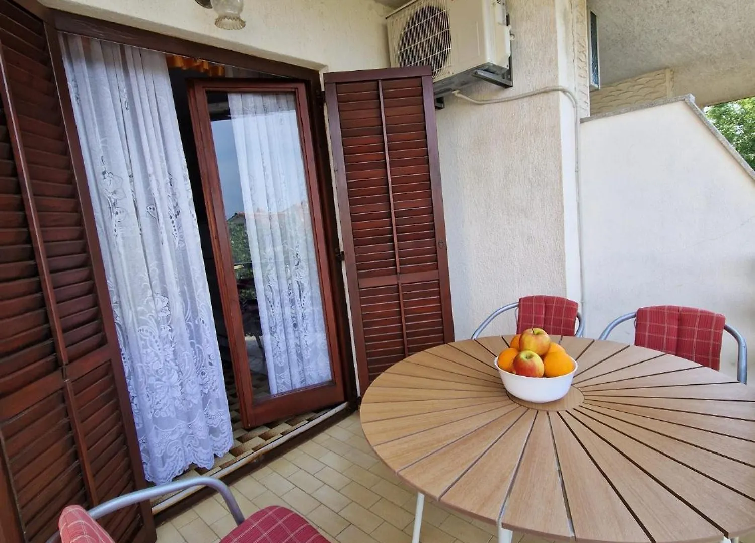 Apartments Filosevic By El-Pi Tours Njivice Croatia